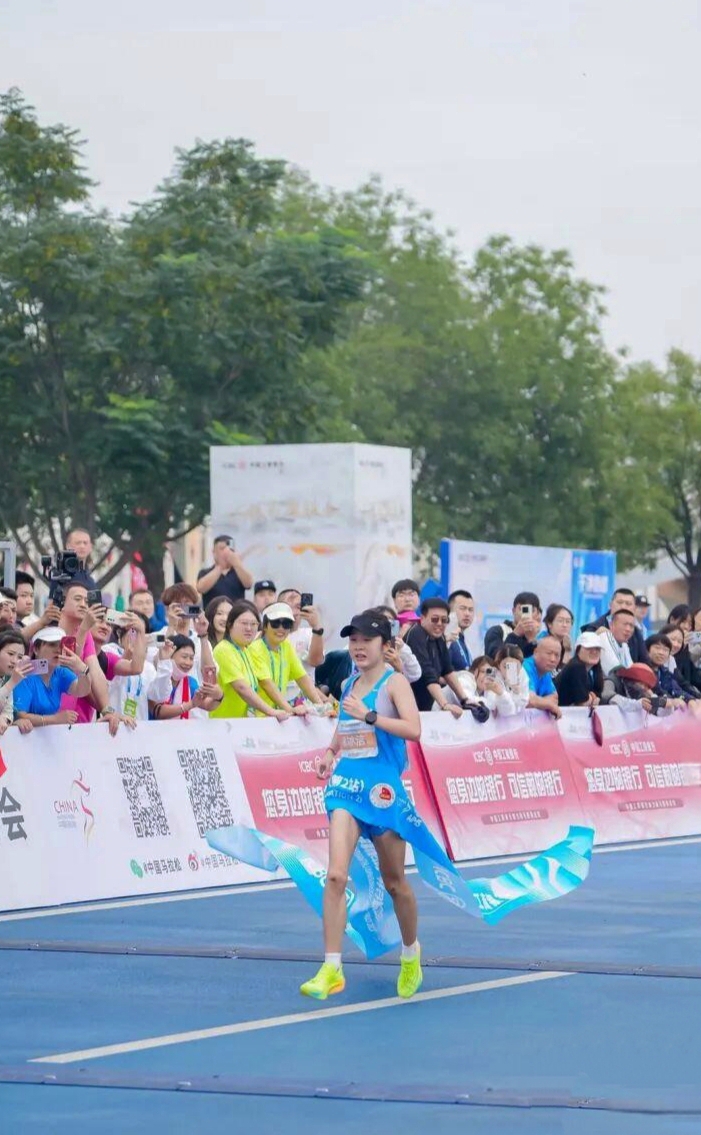 秒完成冲线, 对选手冲成 秒完成冲线, 对选手冲成