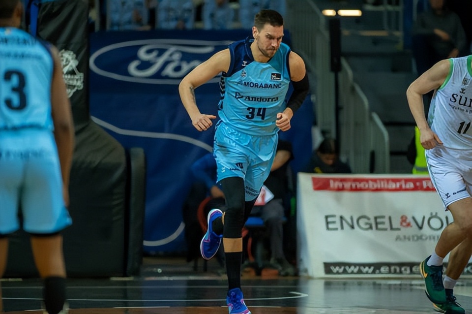 他有着相当, 球能力和策, 马里奇的防